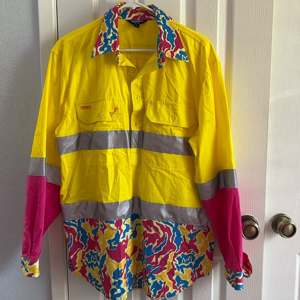Trademutt workshirt xl
Australian brand